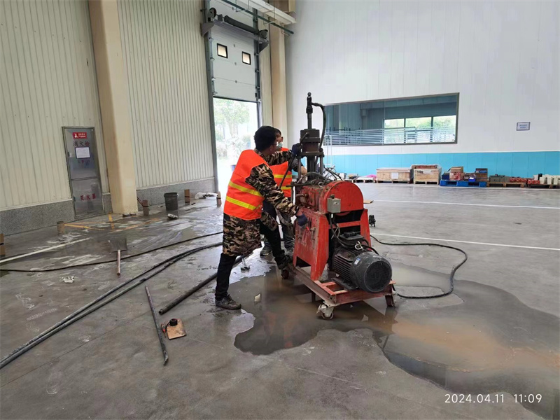 源城厂房地面下沉塌陷注浆加固施工